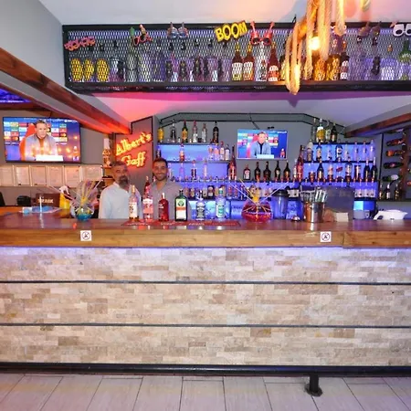 Sincerity 公寓式酒店 马尔马里斯